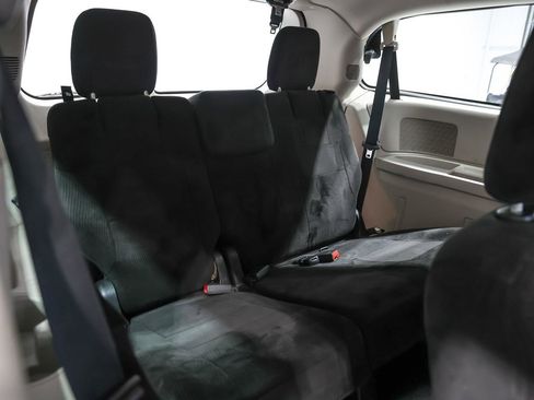 Used 2013 Dodge Grand Caravan American Value Package image 25