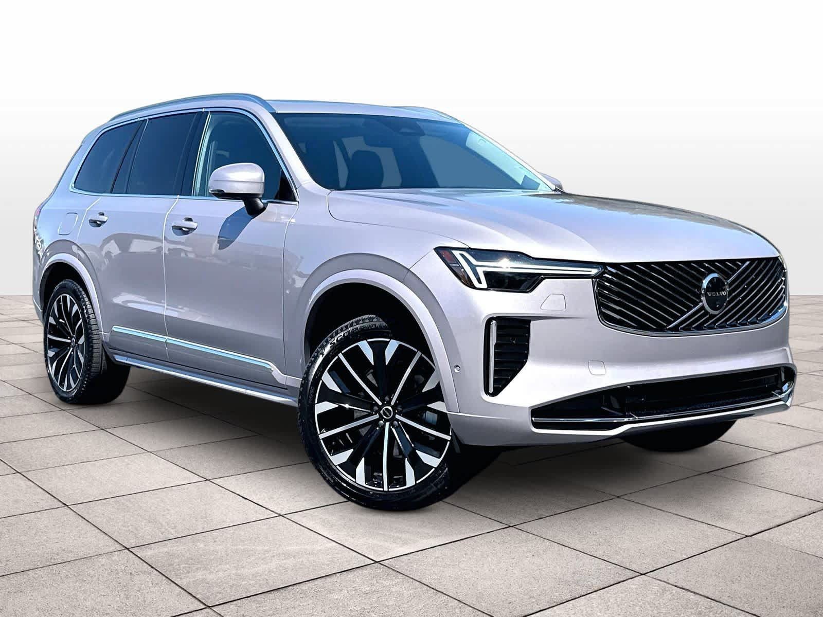 Used 2026 Volvo XC90 B5 Plus w/ Protection Package AWD/4WD image 2