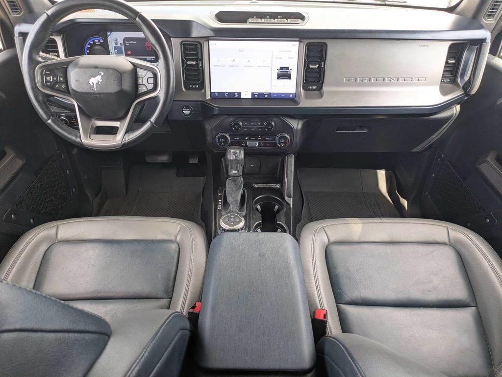 Used 2023 Ford Bronco Outer Banks AWD/4WD image 2