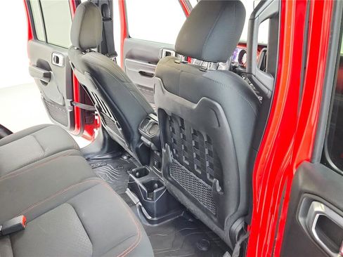 Used 2021 Jeep Wrangler Unlimited Rubicon image 31