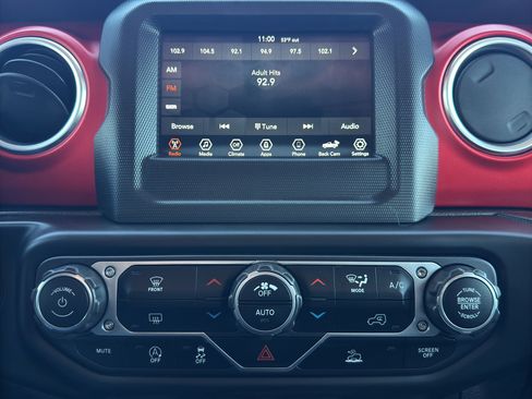 Certified 2020 Jeep Gladiator Rubicon AWD/4WD image 21