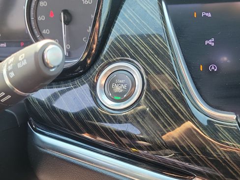 Used 2020 Cadillac XT6 Premium Luxury FWD image 31