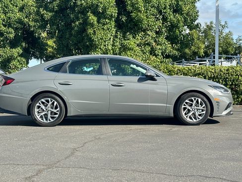 Used 2023 Hyundai Sonata SEL image 3
