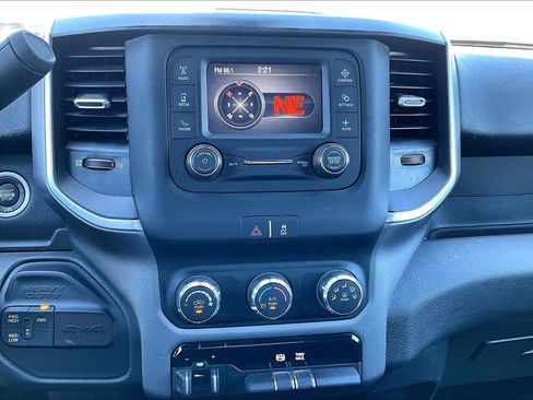 Used 2024 RAM 2500 Big Horn AWD/4WD image 16