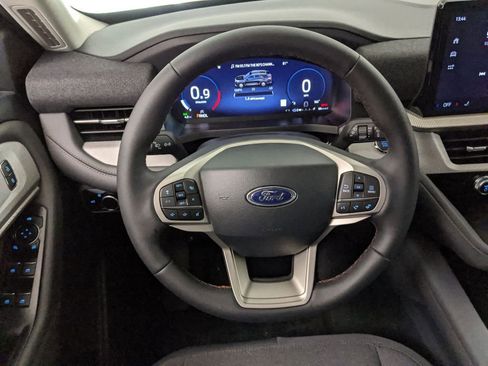 New 2025 Ford Explorer Active image 16