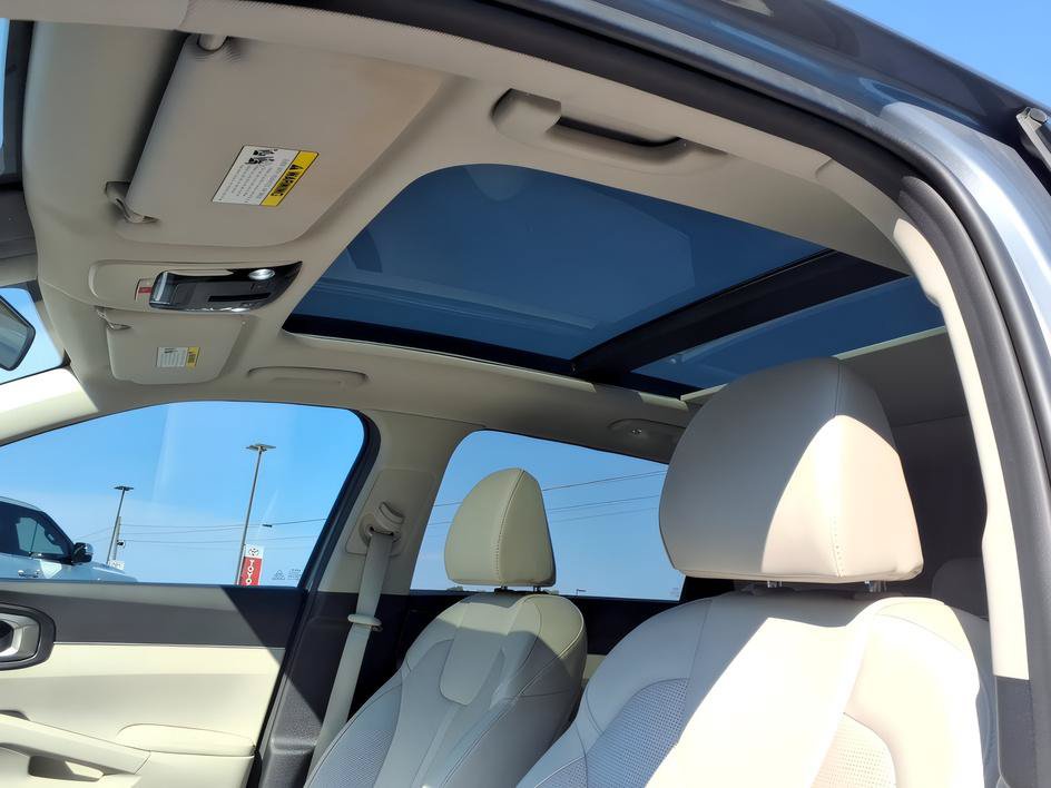 Used 2025 Kia Sorento S w/ Panoramic Sunroof Package FWD image 14