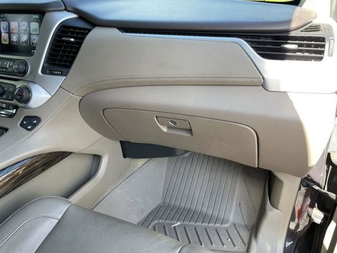 Used 2017 GMC Yukon SLT image 19