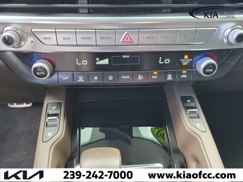 Used 2022 Kia Telluride SX w/ Towing Package FWD image 22