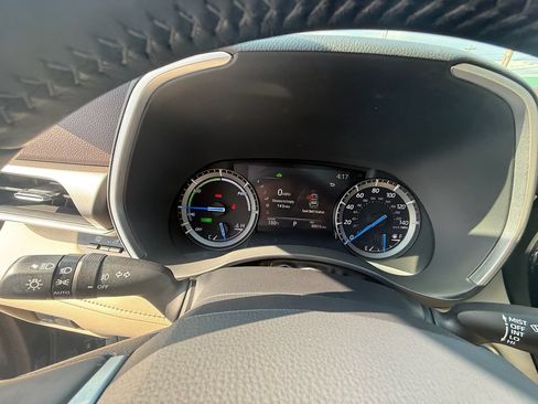 Used 2020 Toyota Highlander XLE AWD/4WD image 17