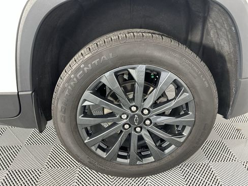 Used 2023 Chevrolet Traverse RS FWD image 10
