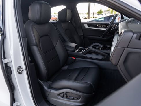 New 2026 Porsche Cayenne Coupe AWD/4WD image 45