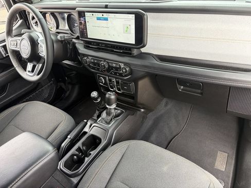 Used 2025 Jeep Wrangler Unlimited Sahara w/ Safety Group AWD/4WD image 12
