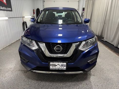 Used 2018 Nissan Rogue S image 2