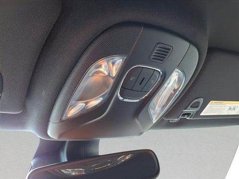 Used 2023 Jeep Compass Latitude image 11