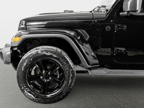 Used 2021 Jeep Wrangler Unlimited Sahara AWD/4WD image 18