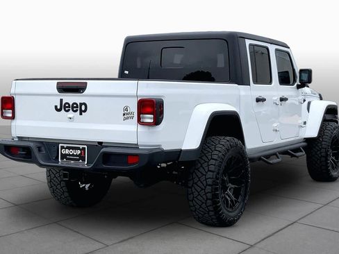 Used 2023 Jeep Gladiator Sport AWD/4WD image 13