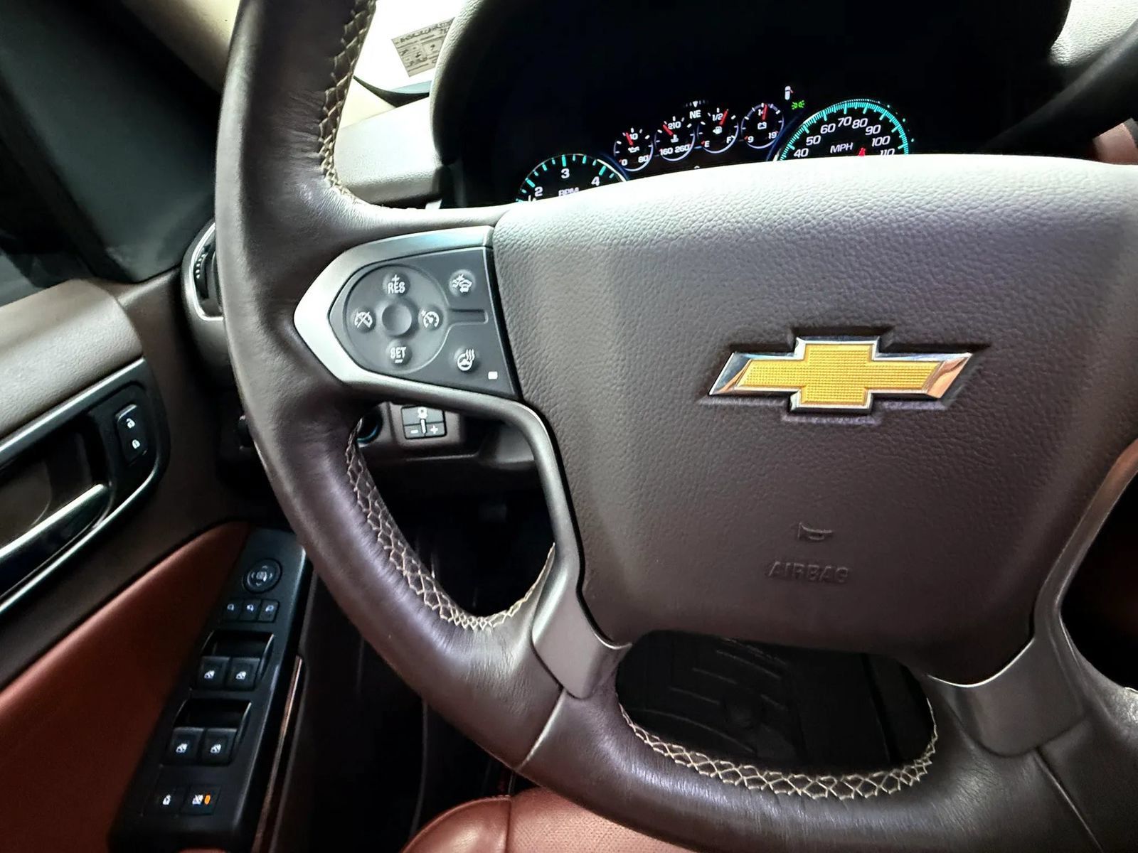 Used 2017 Chevrolet Suburban Premier AWD/4WD image 15