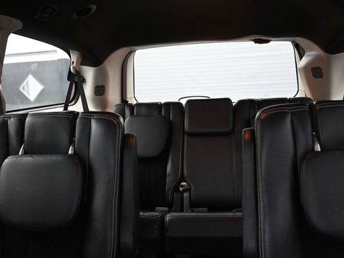 Used 2018 Dodge Grand Caravan SXT image 13