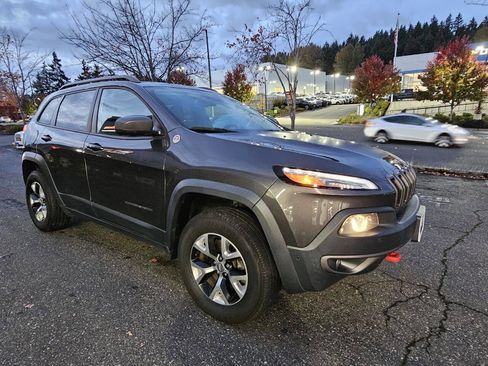 Used 2015 Jeep Cherokee Trailhawk w/ Leather Interior Group image 7
