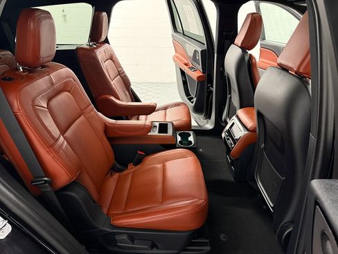 Used 2025 Lincoln Aviator Reserve w/ Jet Appearance Package image 17
