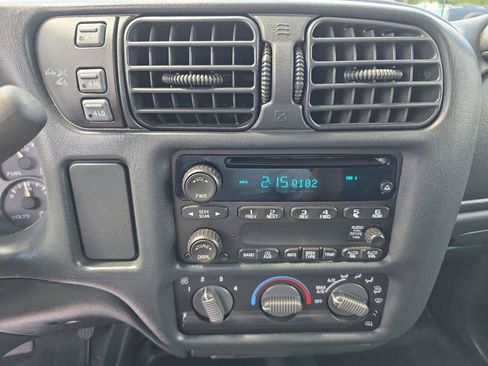 Used 2004 GMC Sonoma SLS AWD/4WD image 9