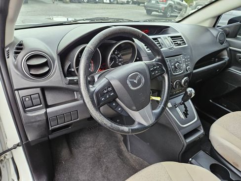 Used 2012 MAZDA MAZDA5 Touring w/ Moonroof & Audio Pkg image 16