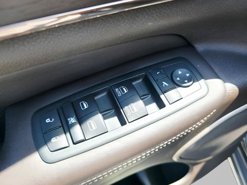 Used 2014 Jeep Grand Cherokee Summit AWD/4WD image 28