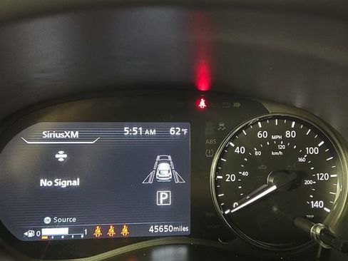 Used 2023 Nissan Kicks SR w/ SR Premium Package FWD image 19