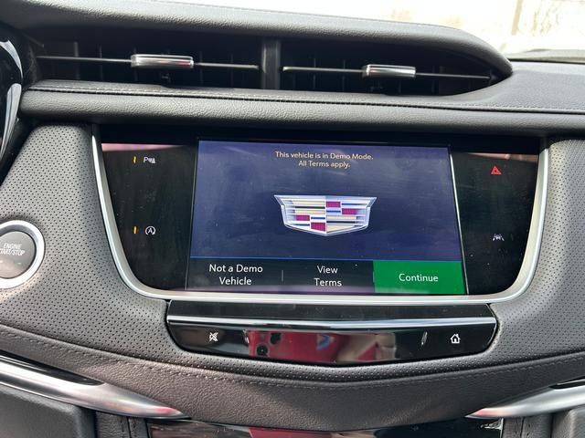 New 2025 Cadillac XT6 Luxury w/ LPO, Floor Liner Package AWD/4WD image 14
