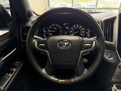 Used 2020 Toyota Land Cruiser Heritage Edition AWD/4WD image 16