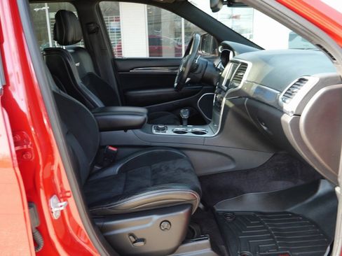 Used 2015 Jeep Grand Cherokee SRT w/ Luxury Group II image 36