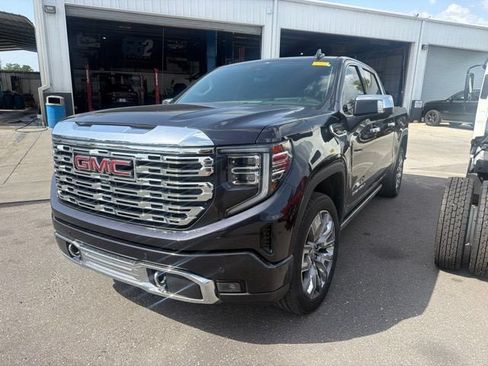 Used 2023 GMC Sierra 1500 Denali w/ Denali Reserve Package AWD/4WD image 4