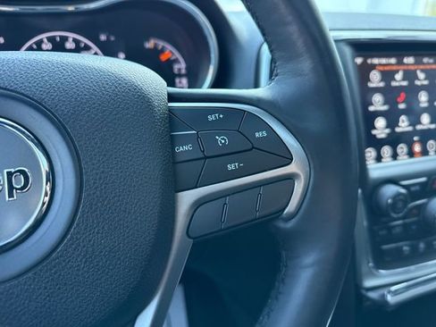 Used 2018 Jeep Grand Cherokee Altitude image 36