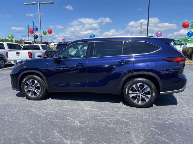 Used 2021 Toyota Highlander XLE FWD image 4