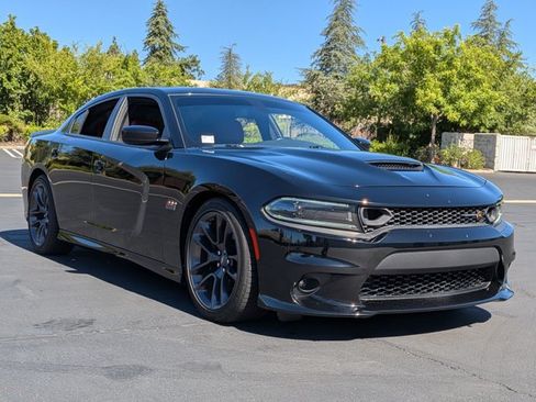 Used 2023 Dodge Charger Scat Pack w/ Harman/Kardon Audio Group RWD image 3