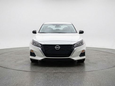 Used 2025 Nissan Altima 2.5 SV image 2