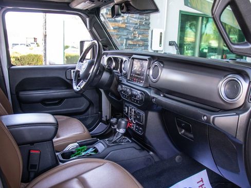 Used 2020 Jeep Gladiator Rubicon AWD/4WD image 19