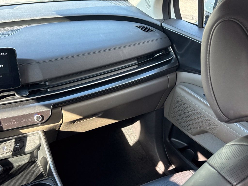 Used 2026 Kia Carnival FWD image 22
