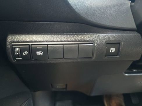 Used 2022 Toyota Corolla LE image 11