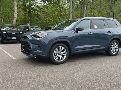 New 2026 Toyota Grand Highlander AWD image 4