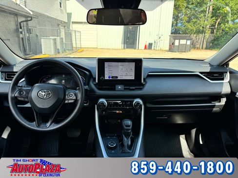 Used 2025 Toyota RAV4 XLE AWD/4WD image 34