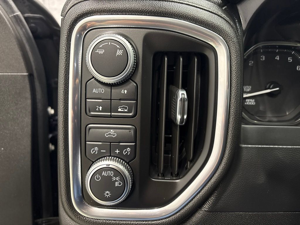 Used 2019 GMC Sierra 1500 SLE w/ Preferred Package AWD/4WD image 28