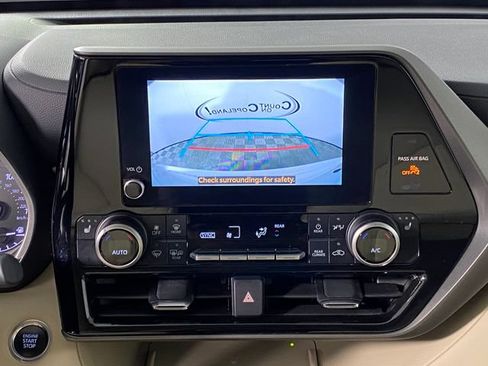 Certified 2024 Toyota Highlander XLE AWD/4WD image 18
