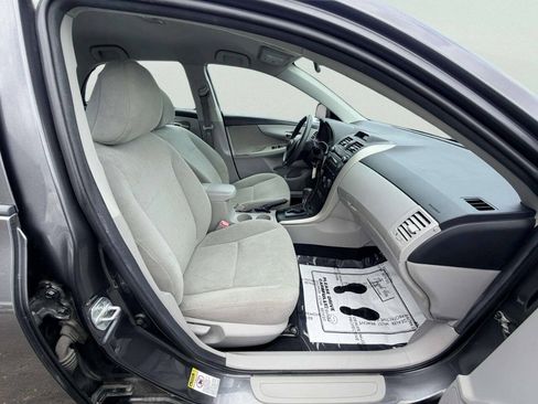 Used 2013 Toyota Corolla L FWD image 27
