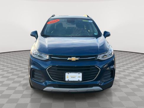 Used 2019 Chevrolet Trax LT w/ LT Convenience Package image 2