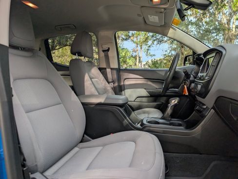 Used 2022 Chevrolet Colorado W/T w/ Custom Special Edition image 19