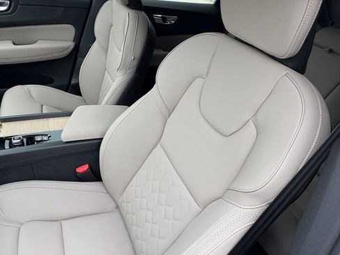 New 2026 Volvo XC60 B5 Core w/ Protection Package Premier AWD/4WD image 19