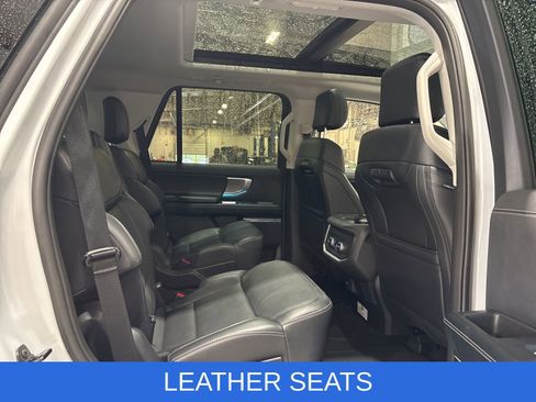 Used 2025 Ford Expedition Platinum AWD/4WD image 21