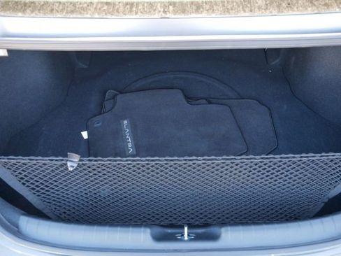 Used 2024 Hyundai Elantra Limited image 17