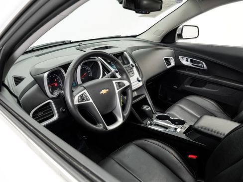 Used 2016 Chevrolet Equinox LTZ w/ Enhanced Convenience Package AWD/4WD image 4